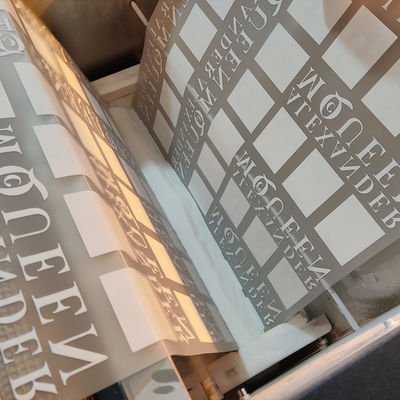 Καλή τιμή Χονδρικός χαρτί μεταφοράς 60cm 30cm διπλής όψεως σκούρου ταινίας Dtf για εκτυπωτή DTF σε απευθείας σύνδεση